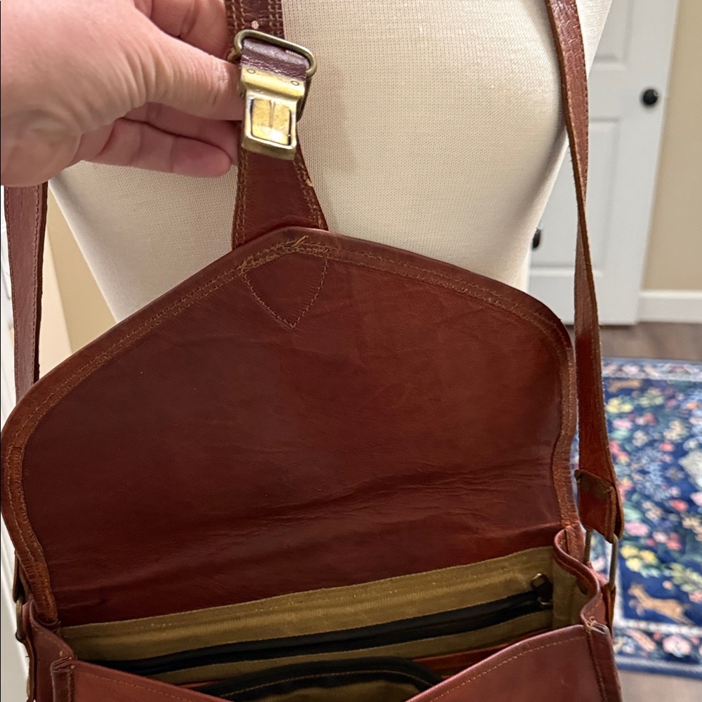 Men's Brown Leather Messenger Bag - Adjustable Crossbody Satchel - Picture 7 of 14